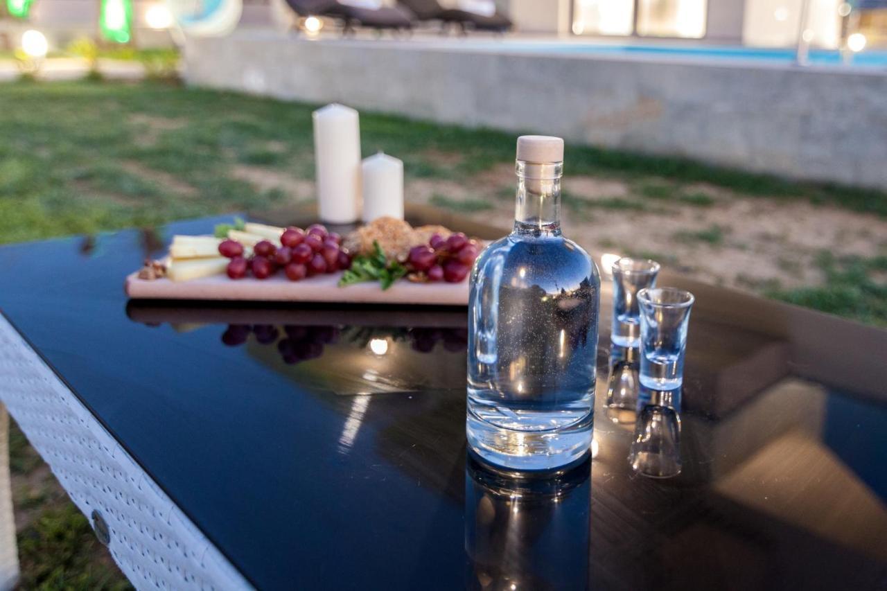 Villa Santa Barbara Hersonisos 헐소니소스 외부 사진