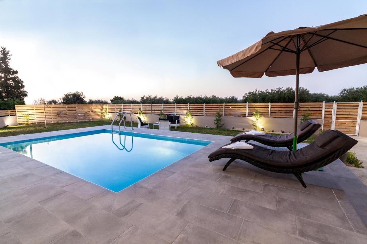 Villa Santa Barbara Hersonisos 헐소니소스 외부 사진